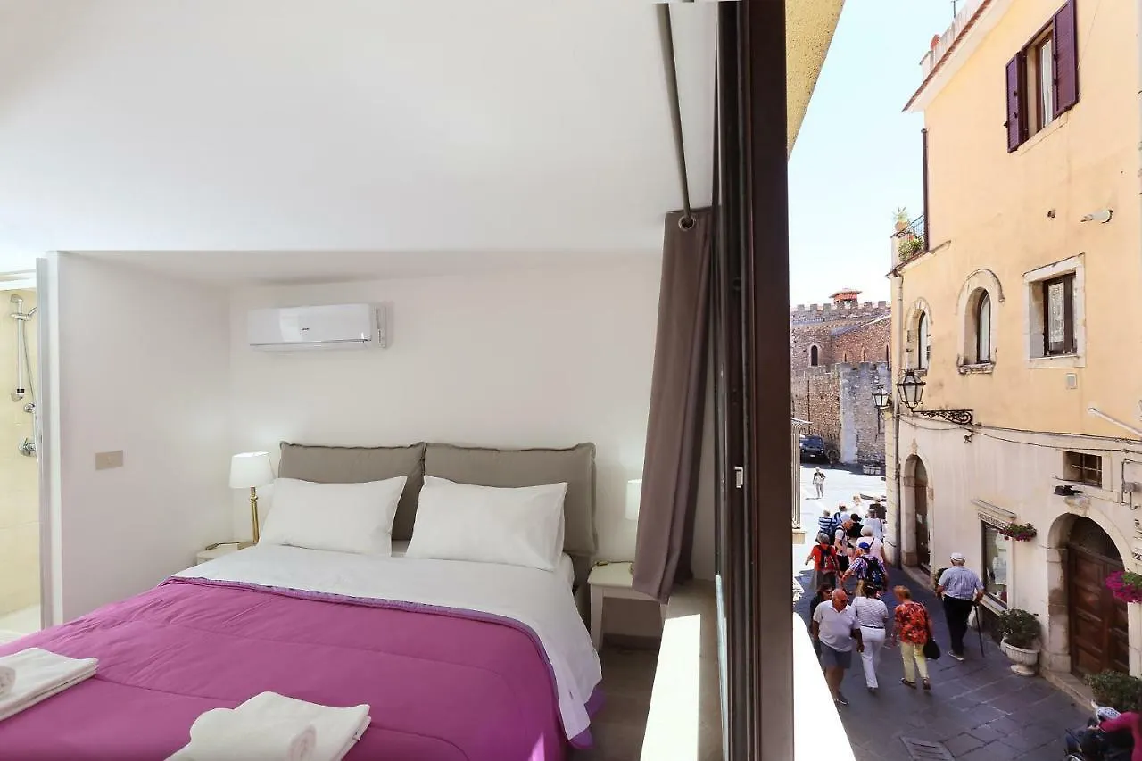 Alojamento de Acomodação e Pequeno-almoço Casa Fresta Acomodação com café da manhã Taormina
