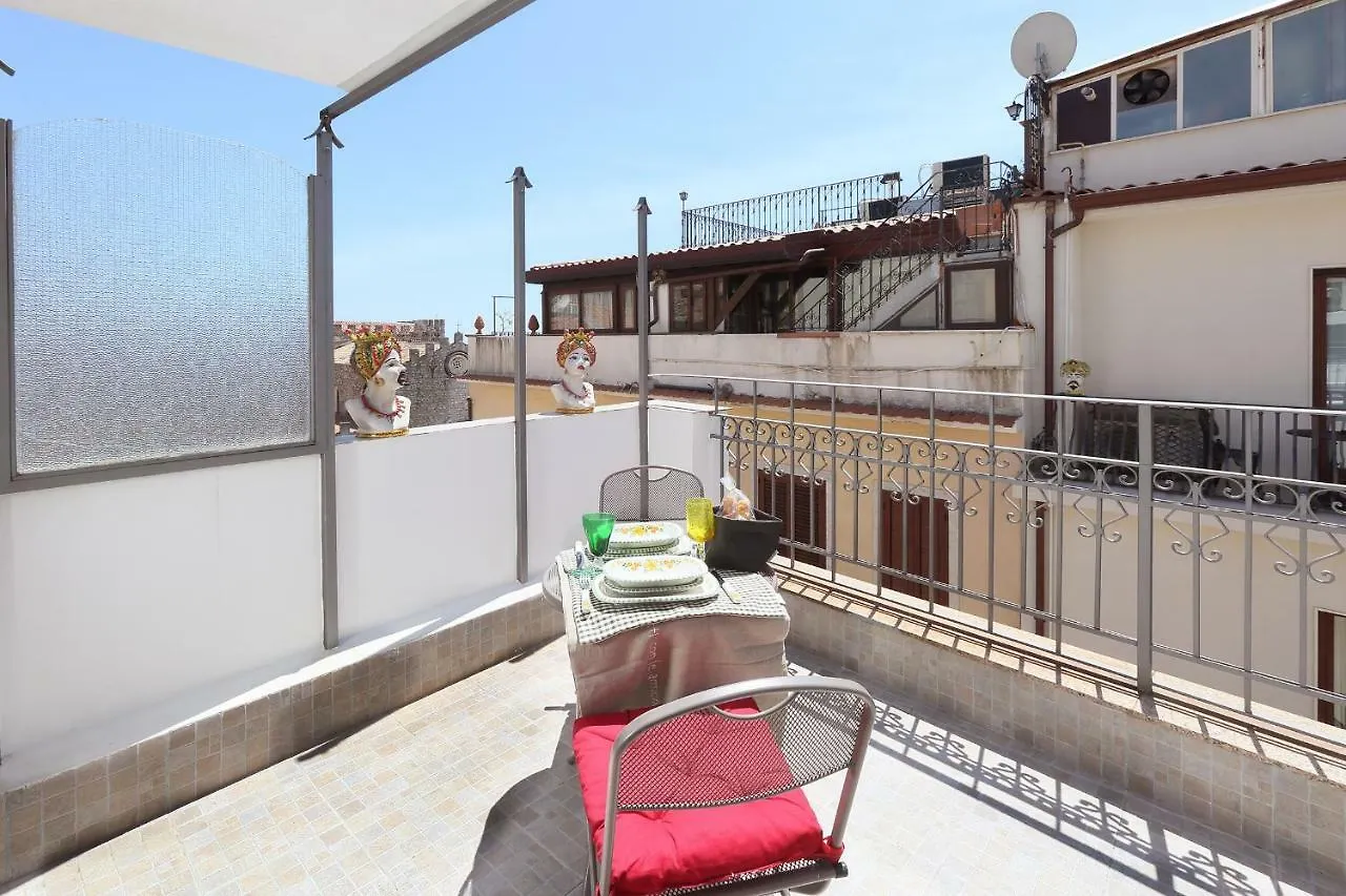 Alojamento de Acomodação e Pequeno-almoço Casa Fresta Acomodação com café da manhã Taormina