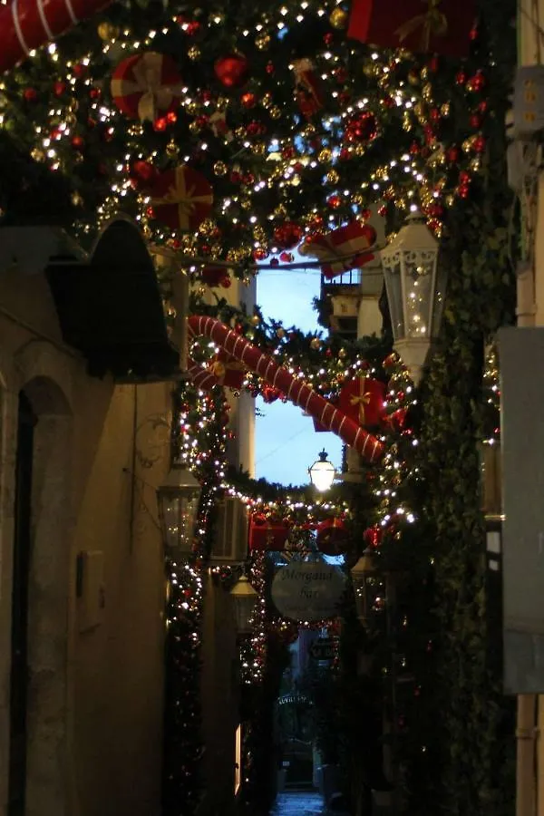 Alojamento de Acomodação e Pequeno-almoço Casa Fresta Acomodação com café da manhã Taormina Itália